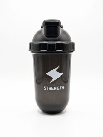 دو عدد شیکر ورزشی وارداتی برند strength رنگ مشکی و سفید با درب ضامن‌دار و فنر فلزی همزن